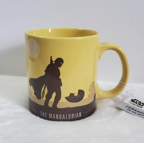 Disney Star Wars The Mandalodrian Yellow Brown Ceramic Mug 20 Oz NWT - Picture 3 of 10